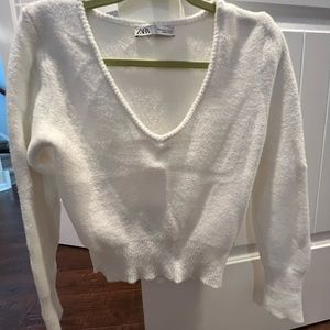 Zara Women’s long-sleeve v-neck sweater